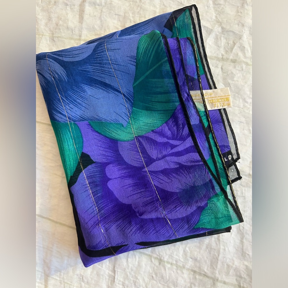 ELAINE GOLD FOR COLLECTION X11X 100% SILK 
PURPLE/GREEN/BLACK SCARF GOLD LINES
